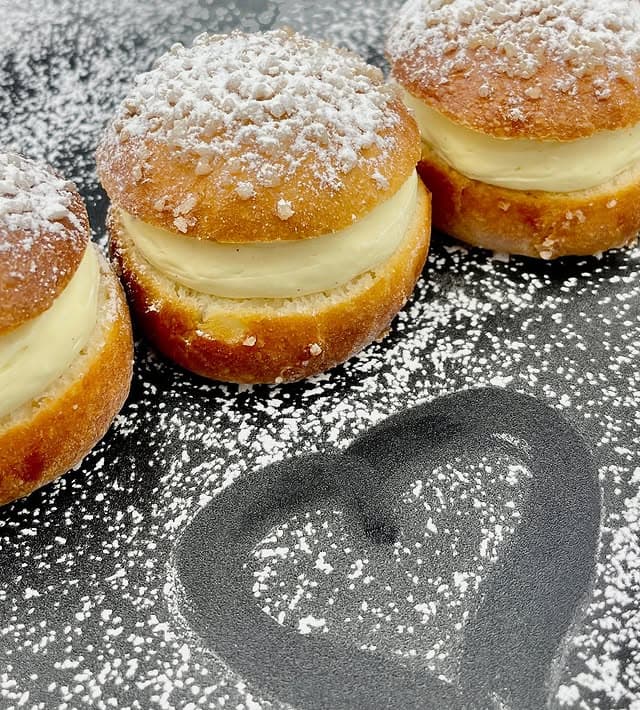 Entremets et brunchs : les nouvelles tendances de la pâtisserie kosher à Paris
